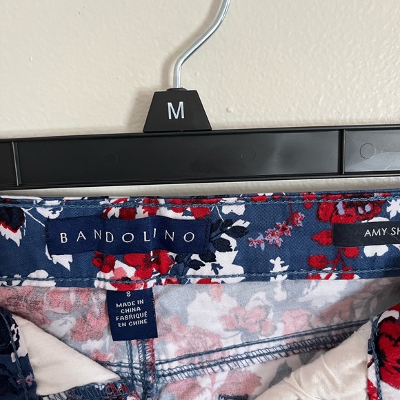 Womens shorts - Picture 2 of 3